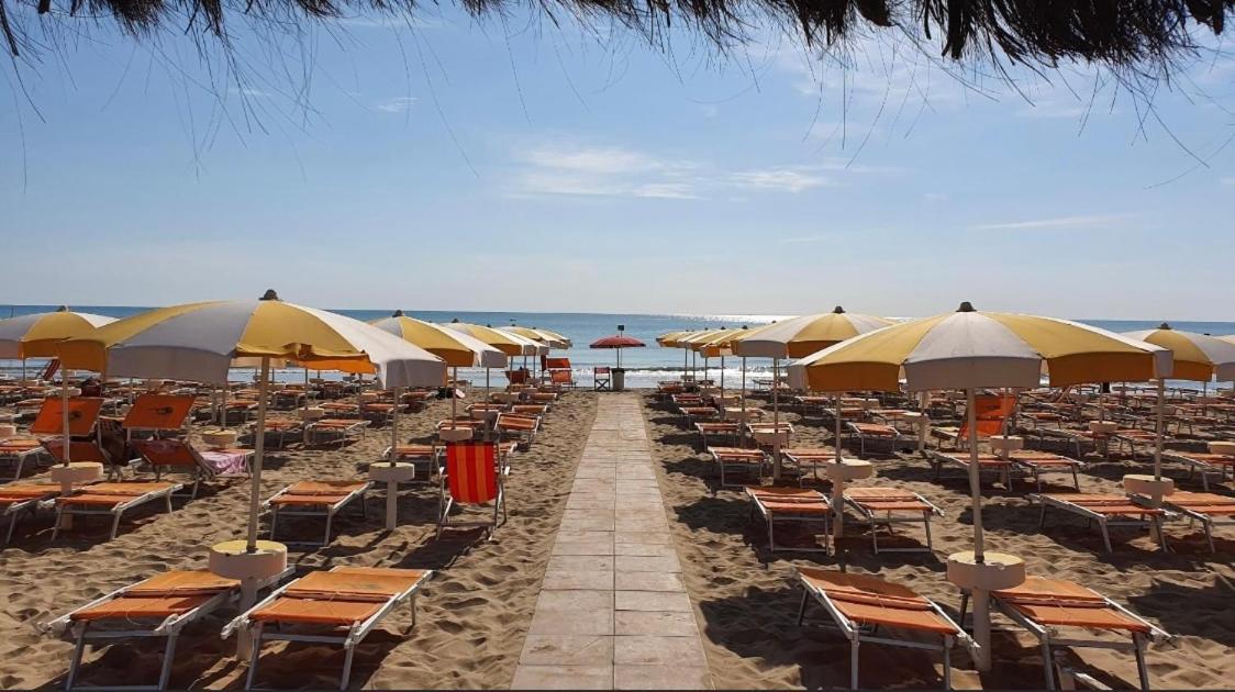 Residence Anchisemare Alba Adriatica Exterior foto