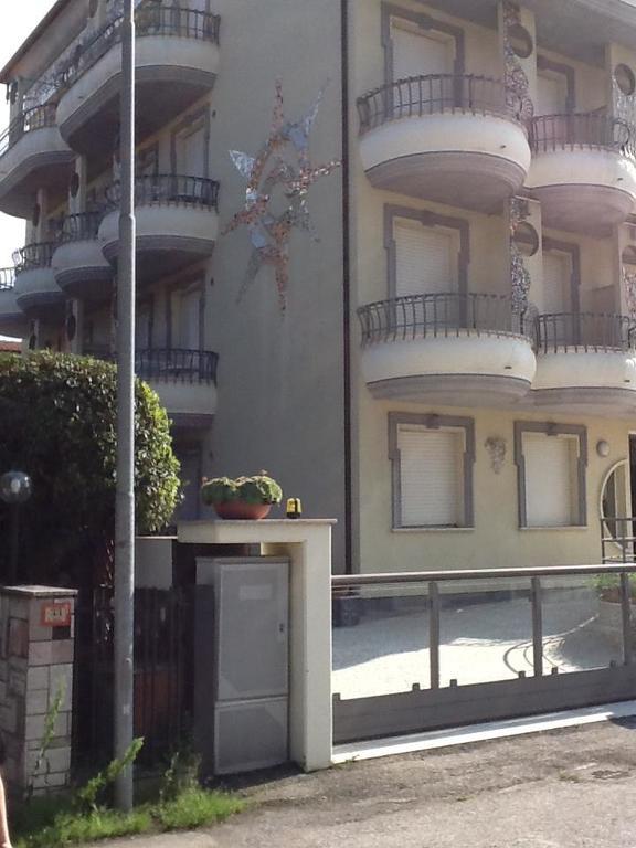 Residence Anchisemare Alba Adriatica Exterior foto