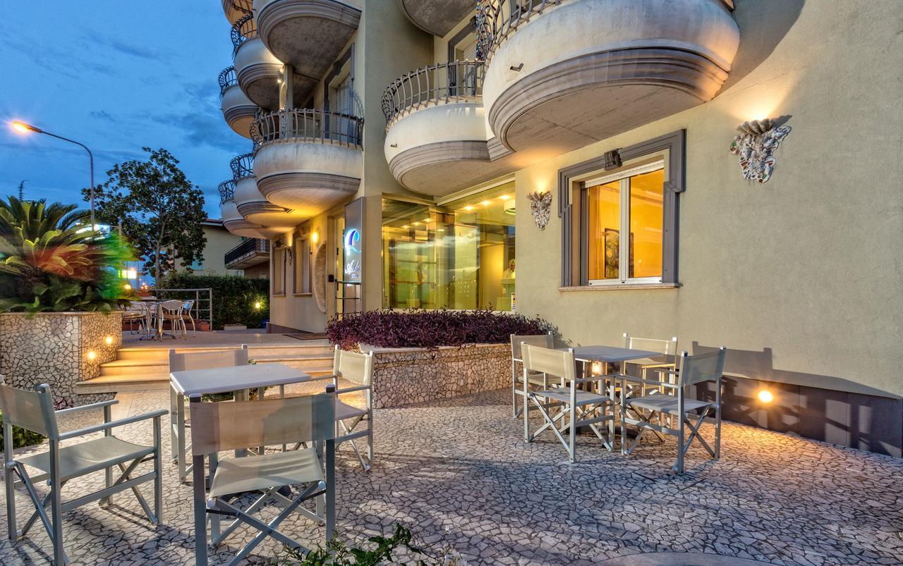 Residence Anchisemare Alba Adriatica Exterior foto